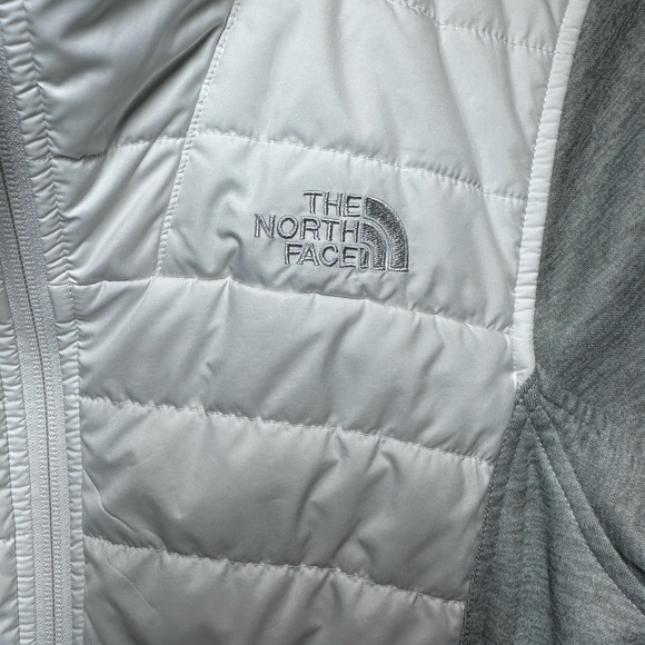 The North Face Women's White & Gray Insulated Fleece Jacket - Picture 5 of 5